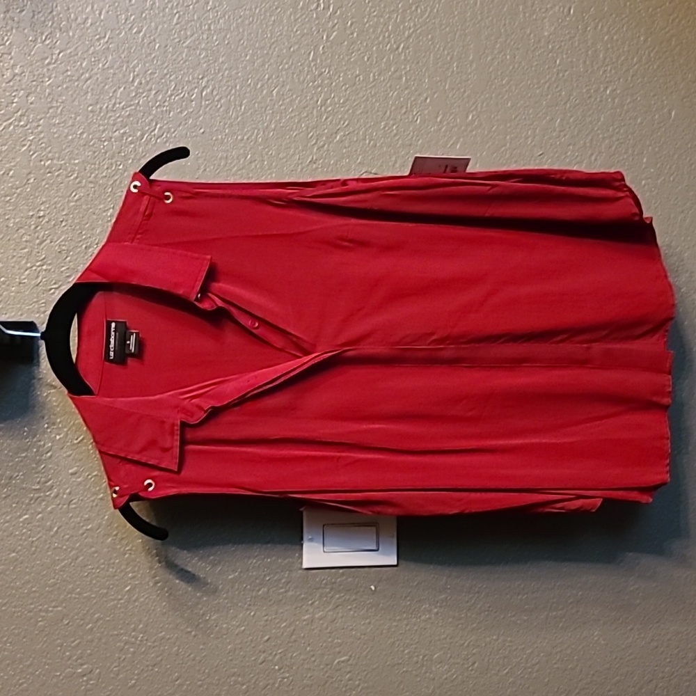 Liz Claiborne Red Work Top Blouse size small New with tags!